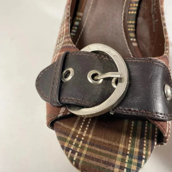 Rue 21 Brown & Teal Pin Stripe Open Toed Heels - Picture 4 of 11